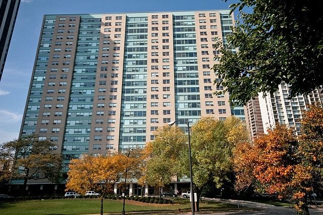 1st image of 3180 N Lake Shore Dr APT 14C
