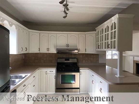 3rd image of 4085 Cherokee Ave
