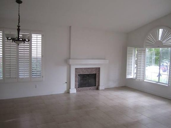 2nd image of 1047 Honeysuckle Dr