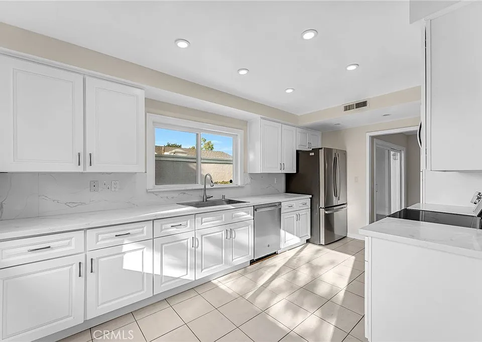 19301 Sierra Inez Rd