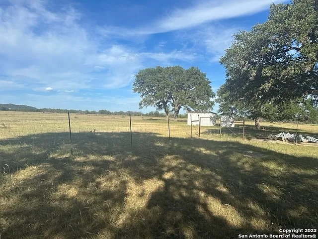 373 Pine Tree Rd — Photo 15