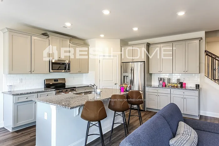 4 bed, 2.5 bath, 1854 sqft, $2,115 — Photo 4