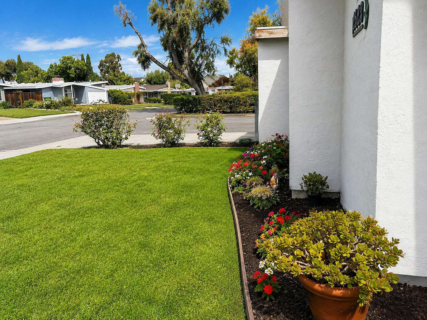 3 bed, 1166 sqft, $5,295 — Photo 1