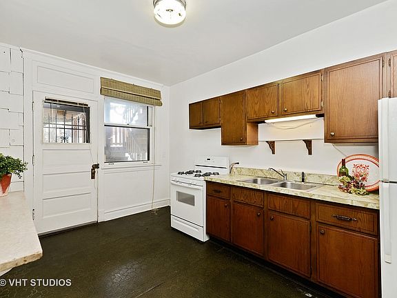 5th image of 915 W Diversey Pkwy #2