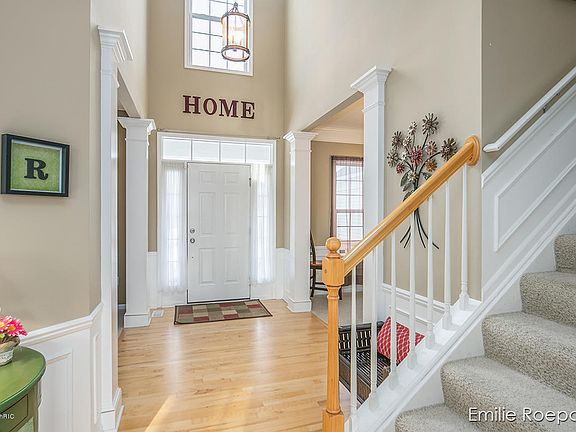 5th image of 2454 Black Horse Dr NE