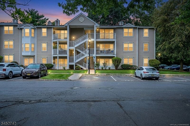 1st image of 85 Lindsey Ct