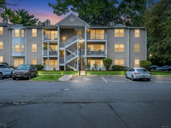 85 Lindsey Ct, Franklin Twp., NJ 08823