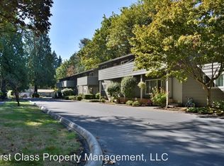 3853 Lake Grove Ave APT 02, Lake Oswego, OR 97035