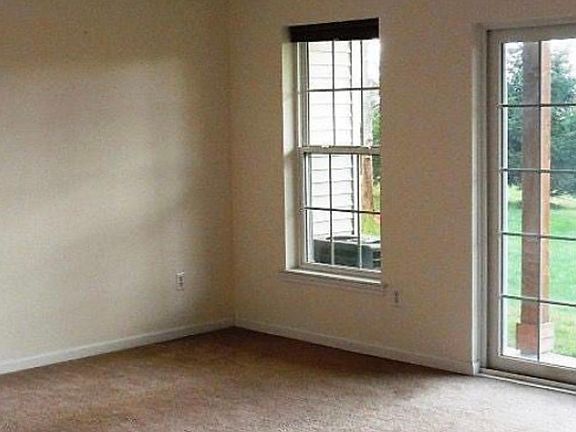 5th image of 701 Townhouse Dr #701