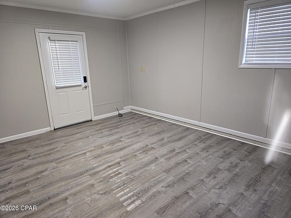 2nd image of 606 N Cotton St