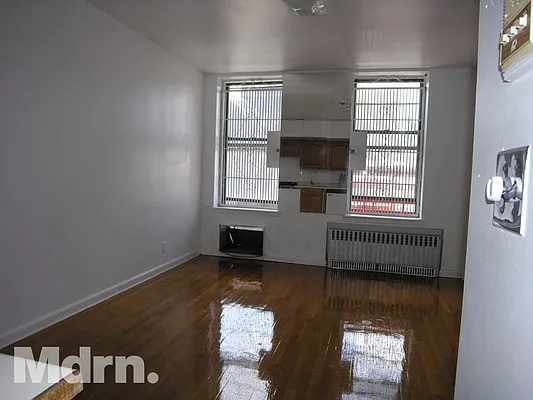 Rented by Mdrn Residential | media 19