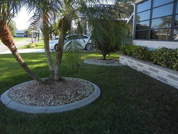 3rd image of 483 Loma Linda