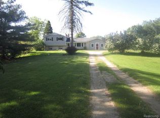4980 Whipple Lake Rd, Clarkston, MI 48348