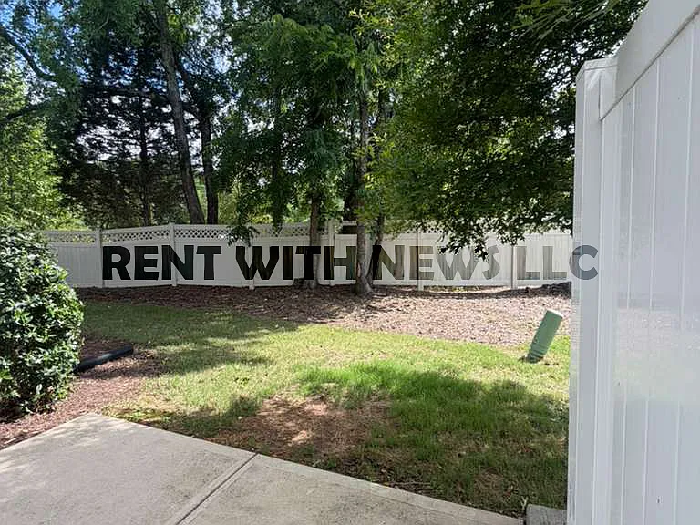 115 Hunston Dr — Photo 34