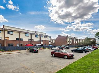 75 Old Chicopee Dr #13, Kitchener, ON N2A 2G4