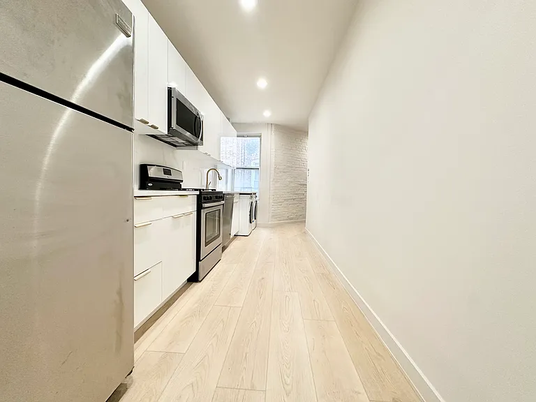 131 Starr St #2B — Photo 5
