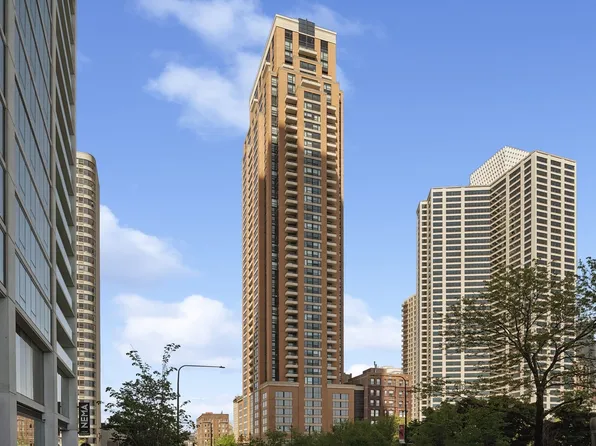 1160 S Michigan Ave APT 1303, Chicago, IL 60605