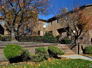 2437 5th St #9, Fort Lee, NJ 07024