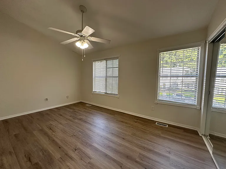 1801 Queen Anne Ct — Photo 12