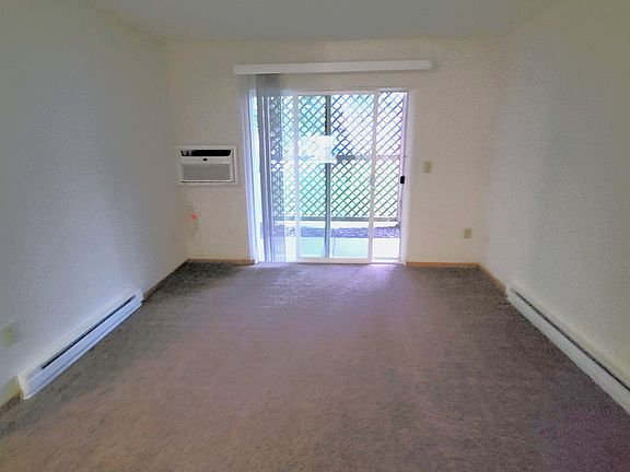 5th image of 570 Spring St APT F1