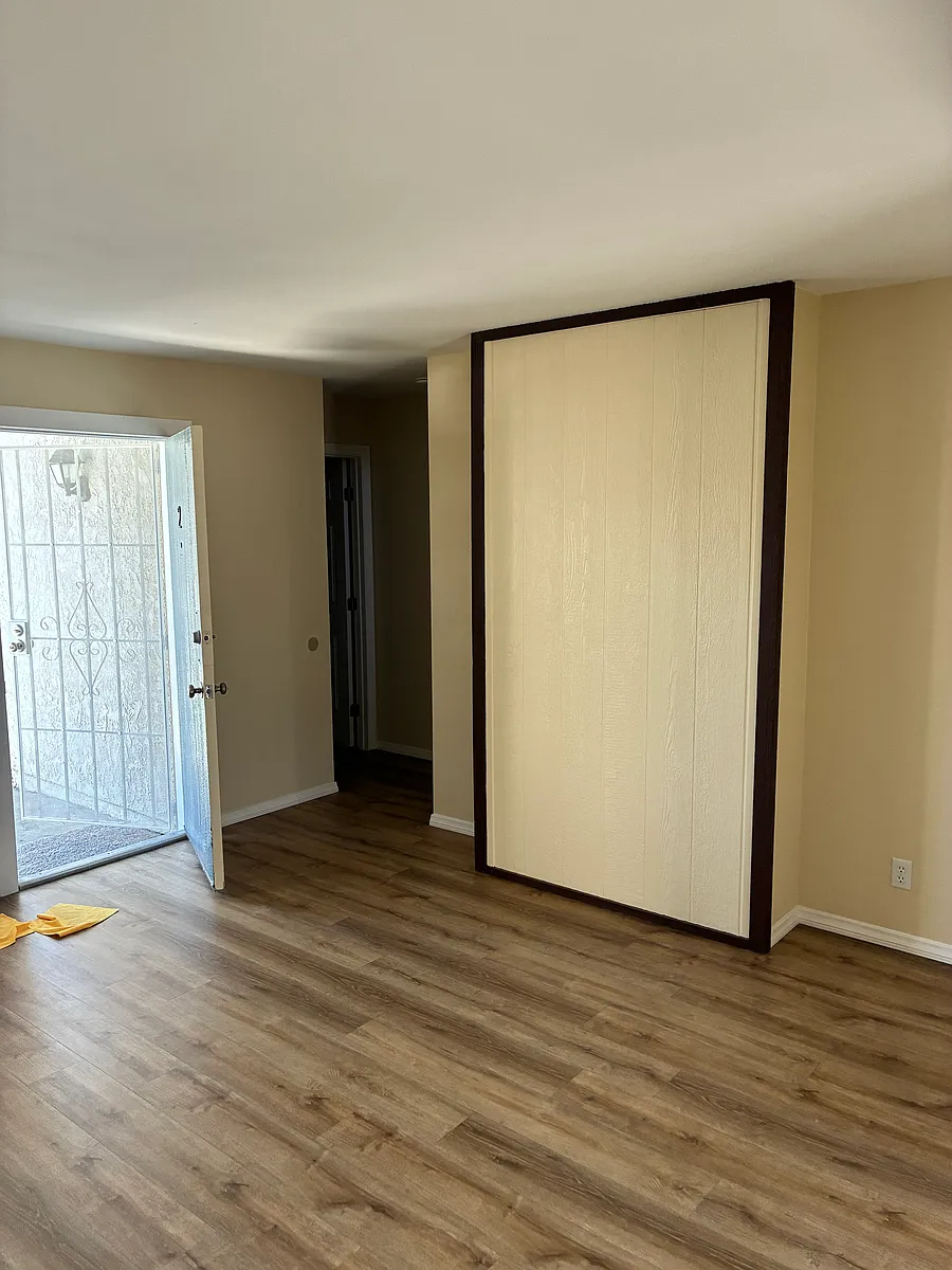 Entry way - 1403 Delaware St #3