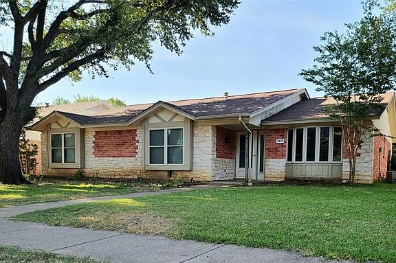 2nd image of 1315 River Oaks Dr