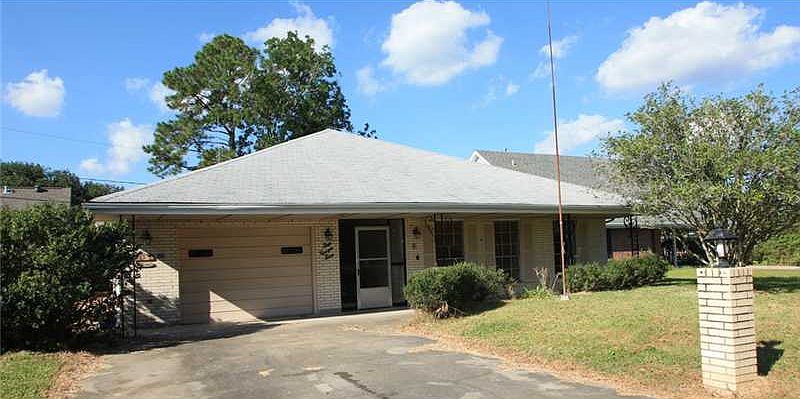 1st image of 4 Canyon Ln