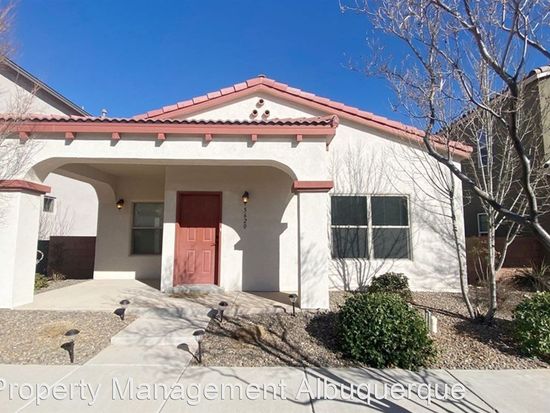 5620 Addis Dr SE, Albuquerque, NM 87105