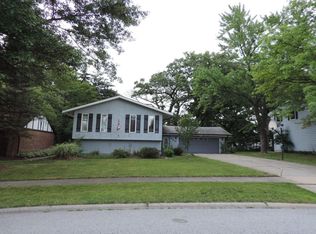 330 Friar Tuck Dr, Schererville, IN