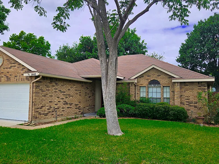 1445 Sedalia Dr — Photo 2