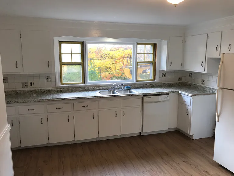 16 Wheeler Ln — Photo 1