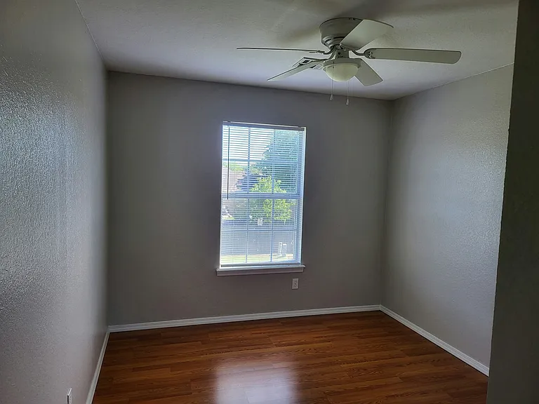 1205 W Richmond St — Photo 6