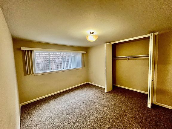5th image of 152 Locksley Ave #3