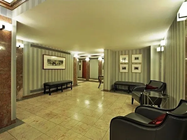 233 East 70th Street 10T image 13 of 14