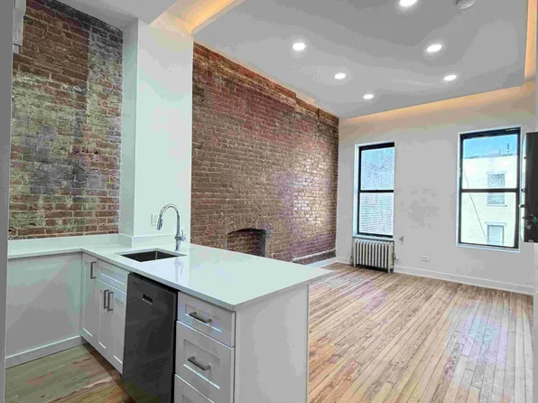 45 West 87th Street image 1 of 10