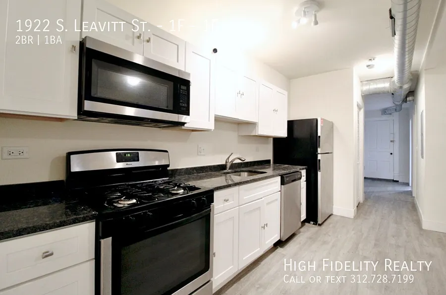 Building Photo - 1922 S Leavitt St #1F