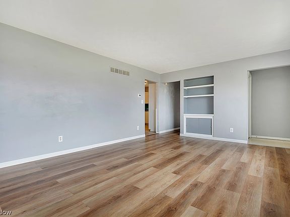 4th image of 1923 Caroline Ave