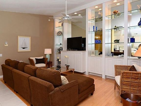 4th image of 8058 Camminare Dr