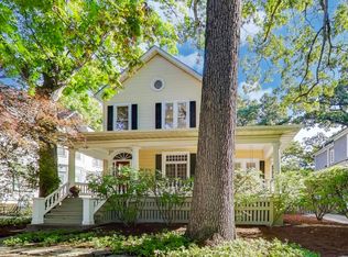402 N Grove Ave, Oak Park, IL 60302