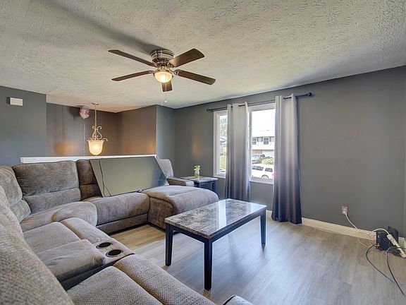 4th image of 6 Meadow Hill Dr