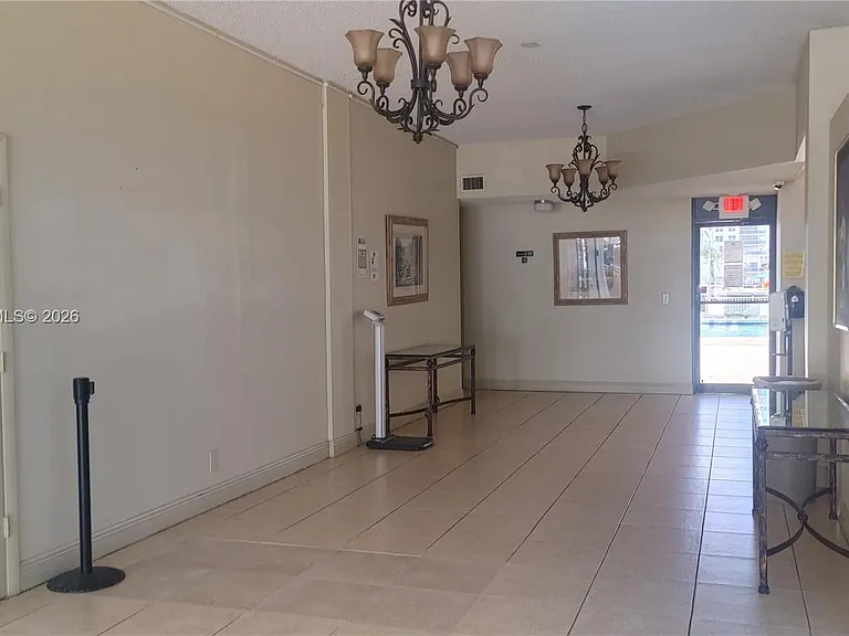 1000 Parkview Dr #125 — Photo 37