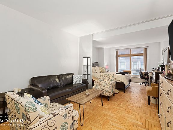 2nd image of 106 Central Park S APT 3H