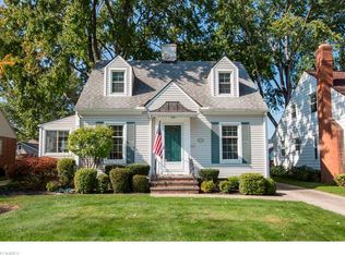 2556 Hampton Rd, Rocky River, OH 44116