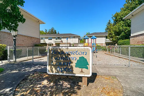 Beaverton Garden Court Apartments Photo 1