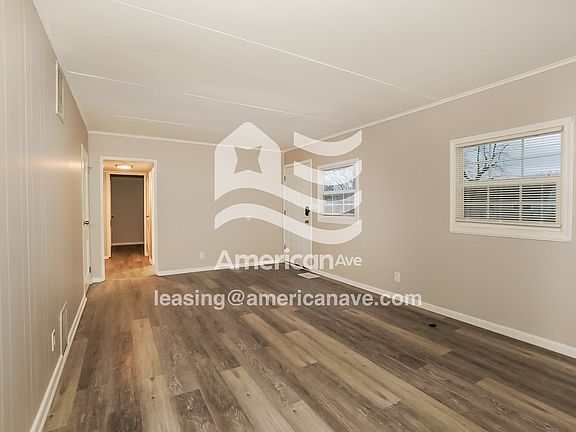 1509438_002_wm_-_living_room_13495598.jpg