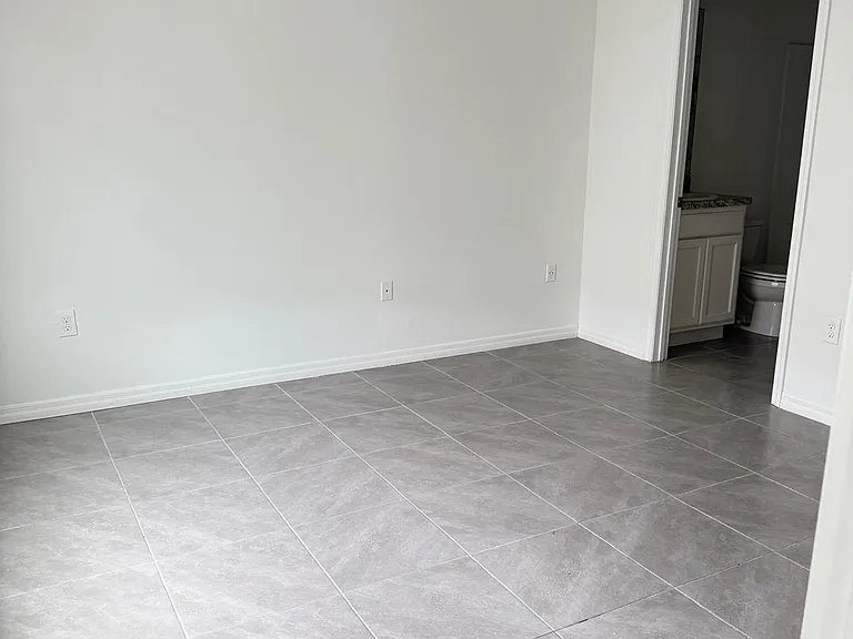 187 Emanuelle Dr — Photo 27