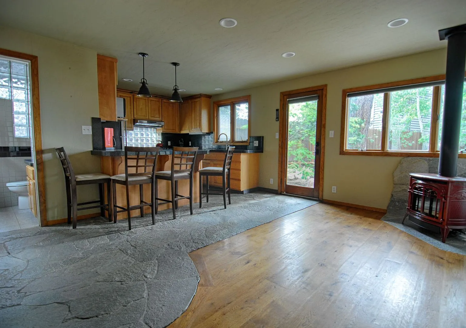 252 - Yaho Duplex — Photo 2