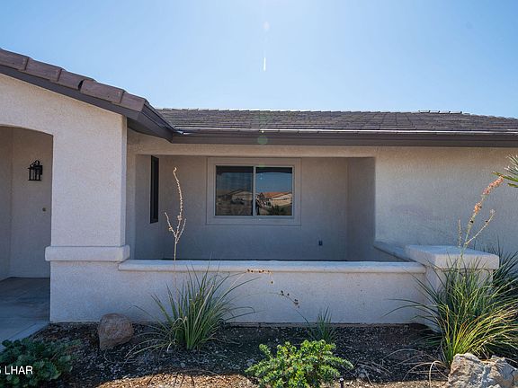 3rd image of 3118 Shoshone Dr