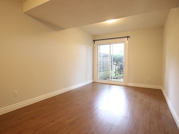 4th image of 296C Dalehurst Dr #C