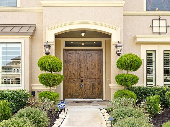 2nd image of 515 Olmstead Park Dr